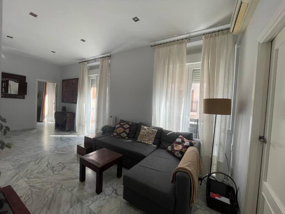 Appartement J2 With Cathedral Views From Terrace