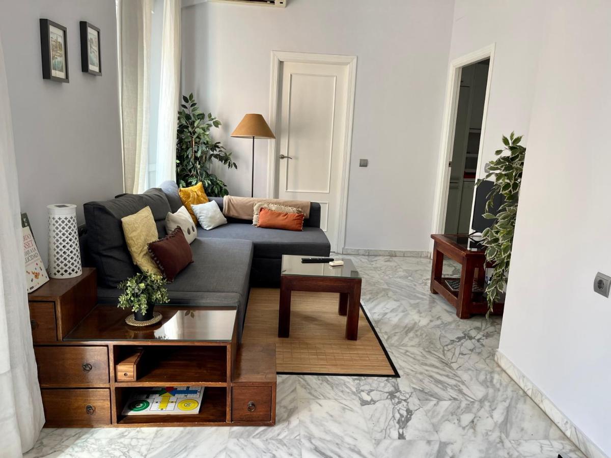 Appartement J2 With Cathedral Views From Terrace Séville