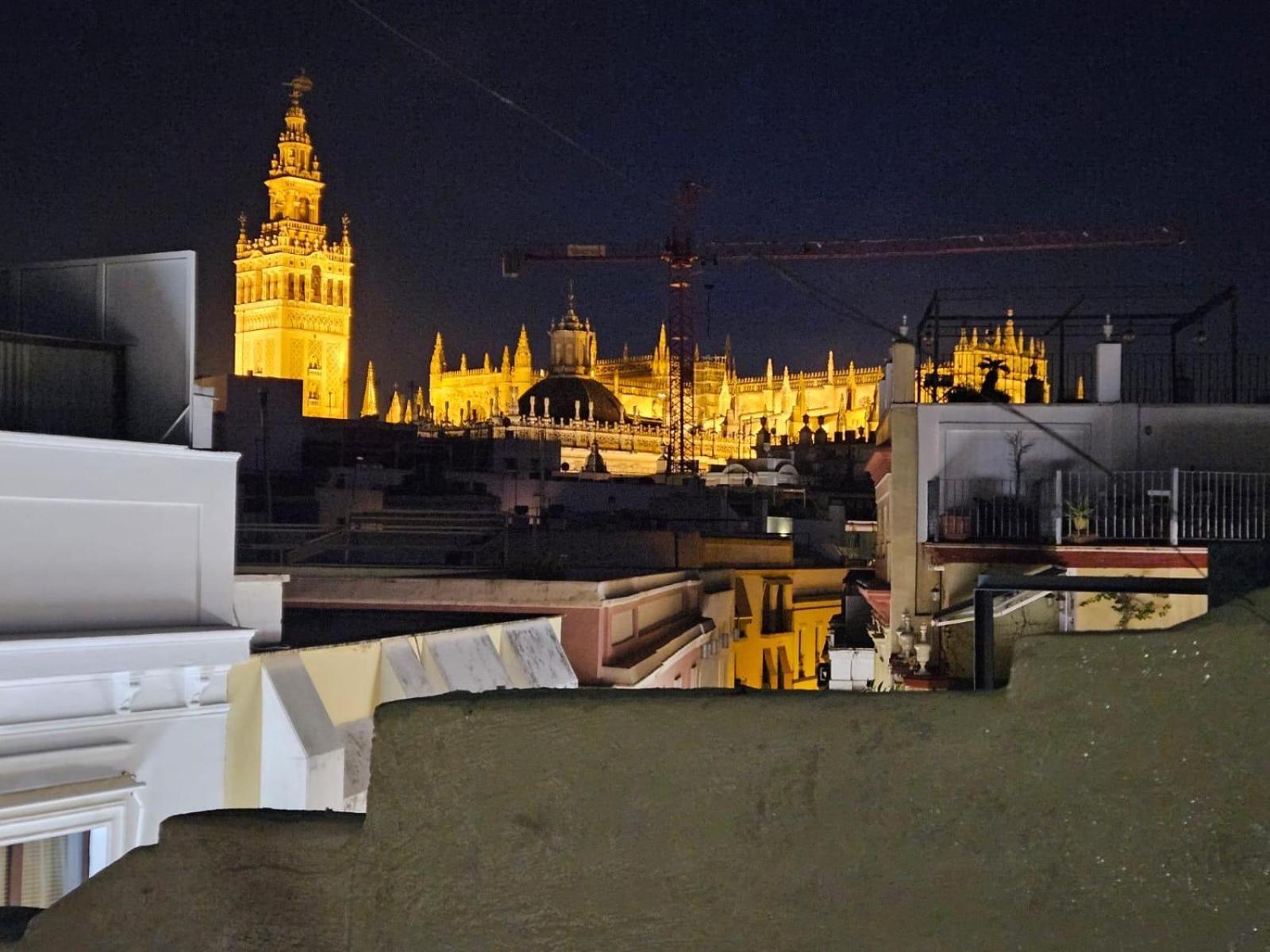 J2 With Cathedral Views From Terrace Séville