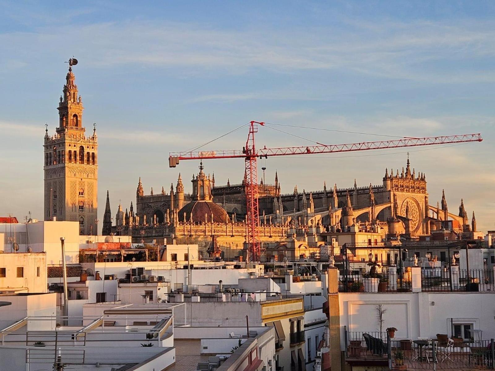 Appartement J2 With Cathedral Views From Terrace Séville